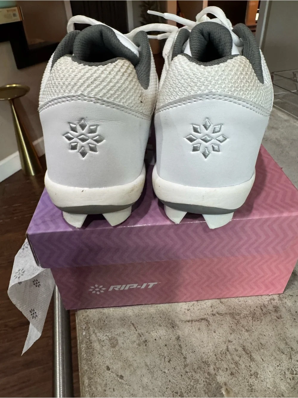 Rip-It Women's White Athletic Softball Cleats